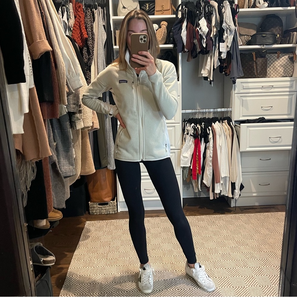 COPY - Patagonia zip up fleece jacket.